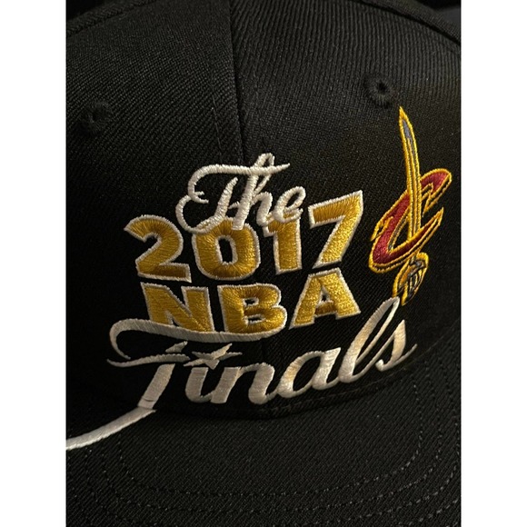 NEW Men's Cavaliers adidas 2017 Champions Locker Room Snapback Adjustable Hat - Picture 2 of 5